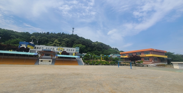 기성초등학교